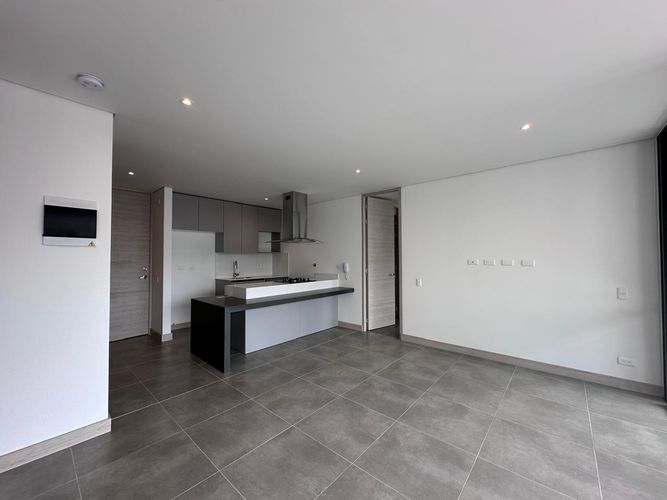 Apartamento de 2 alcobas en arriendo en El Poblado, Medellín, 95 m² · foto 7 de 19