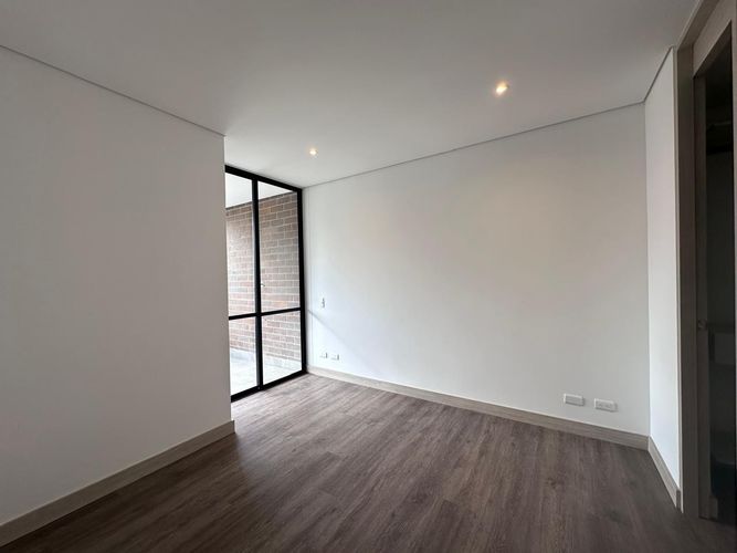 Apartamento de 2 alcobas en arriendo en El Poblado, Medellín, 95 m² · foto 14 de 19
