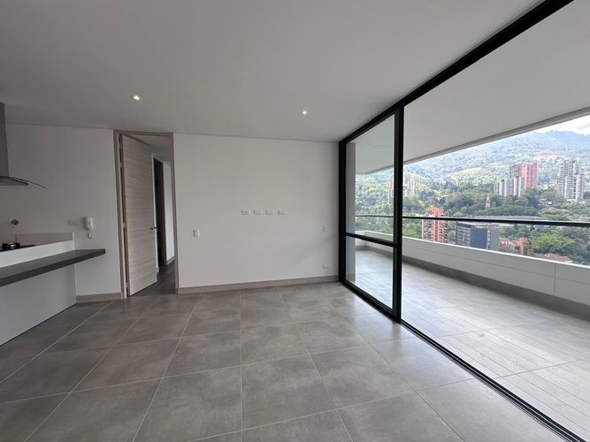 Apartamento de 2 alcobas en arriendo en El Poblado, Medellín, 95 m² · foto 3 de 19
