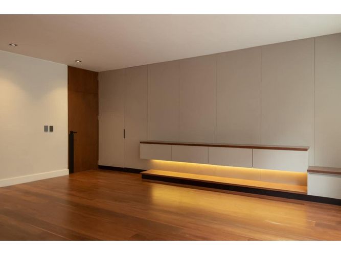 Apartamento de 3 alcobas en venta en Los Rosales, Bogotá, 291 m² · foto 13 de 16