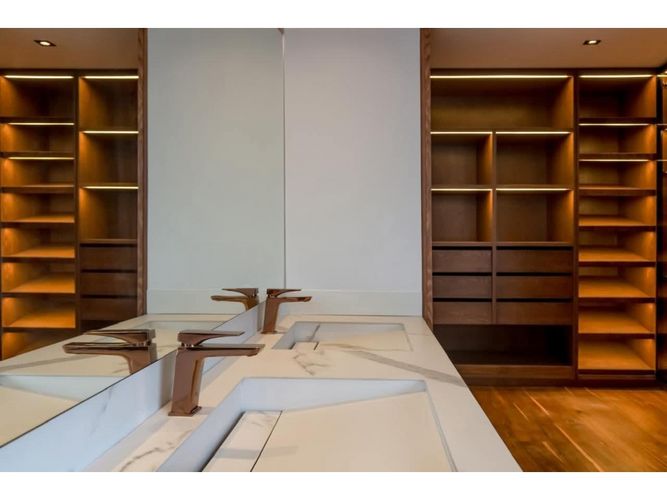 Apartamento de 3 alcobas en venta en Los Rosales, Bogotá, 291 m² · foto 14 de 16