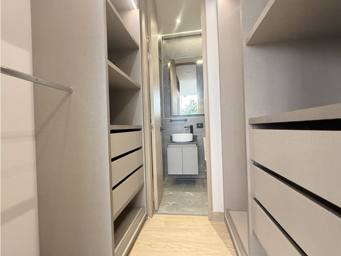 Apartamento de 1 alcoba en venta en Chicó Reservado, Bogotá, 71 m² · foto 4 de 12