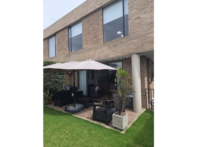 Casa en venta en Fonquetá, Chía · foto 2 de 12