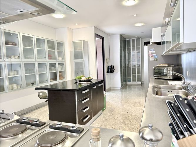 Apartamento de 4 alcobas en venta en Los Rosales, Bogotá, 480 m² · foto 10 de 22
