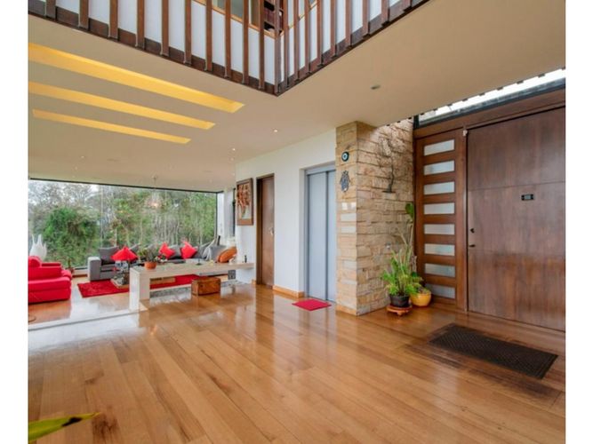 Casa de 4 alcobas en venta en Fusca, Chía, 550 m² · foto 2 de 11