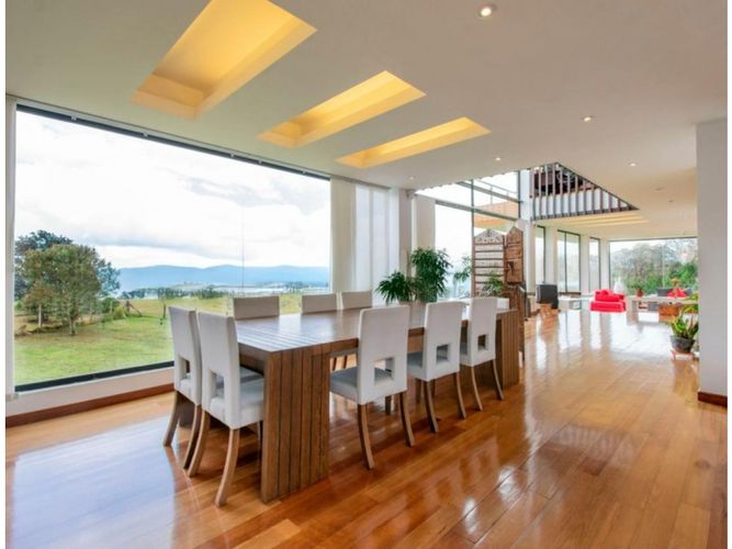 Casa de 4 alcobas en venta en Fusca, Chía, 550 m² · foto 3 de 11