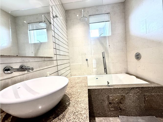 Apartamento de 4 alcobas en venta en Los Rosales, Bogotá, 480 m² · foto 16 de 22