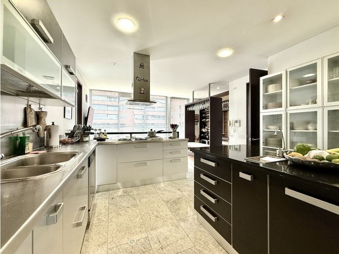 Apartamento de 4 alcobas en venta en Los Rosales, Bogotá, 480 m² · foto 22 de 22