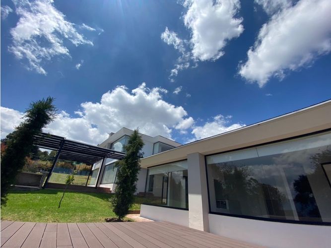 Casa de 4 alcobas en venta en Yerbabonita Bosque Nativo, Chía, 400 m² · foto 3 de 16