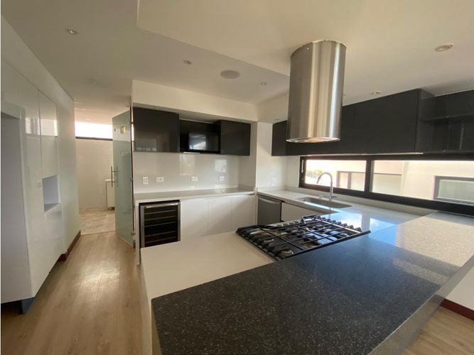 Casa de 4 alcobas en venta en Yerbabonita Bosque Nativo, Chía, 400 m² · foto 7 de 16