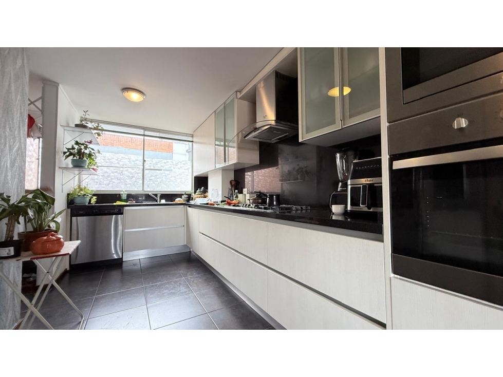 Apartamento en venta en Santa Barbara, Bogotá · foto 6 de 14