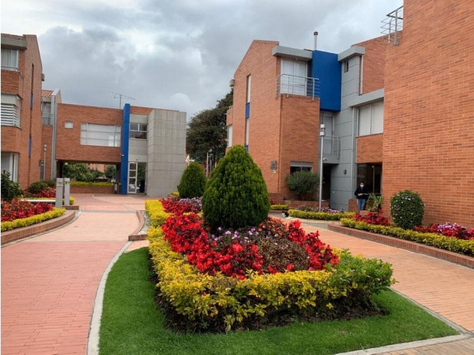 Casa en venta en Colina Campestre, Bogotá · foto 2 de 24