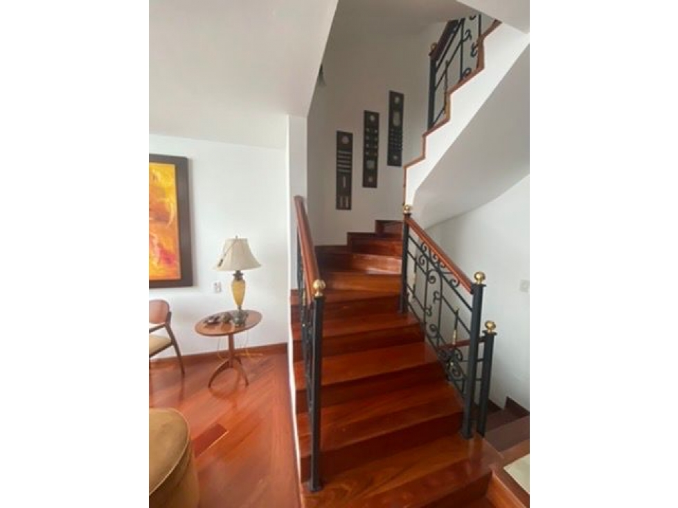 Casa en venta en Colina Campestre, Bogotá · foto 3 de 24