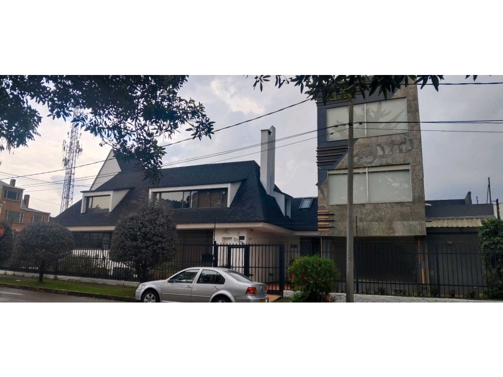 Casa en venta en Niza, Bogotá · foto 3 de 24