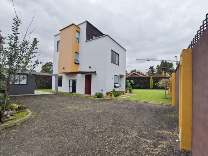 Casa en venta en Parcelas, Cota, 270 m² · foto 3 de 24