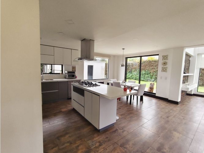 Casa en venta en Parcelas, Cota, 270 m² · foto 10 de 24