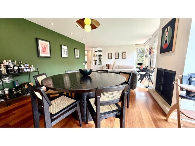 Apartamento de 2 alcobas en venta en Los Rosales, Bogotá, 205 m² · foto 4 de 21