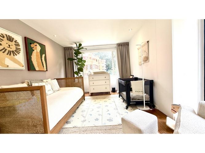 Apartamento de 2 alcobas en venta en Los Rosales, Bogotá, 205 m² · foto 10 de 21