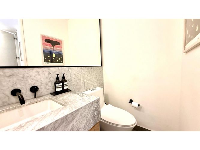 Apartamento de 2 alcobas en venta en Los Rosales, Bogotá, 205 m² · foto 14 de 21