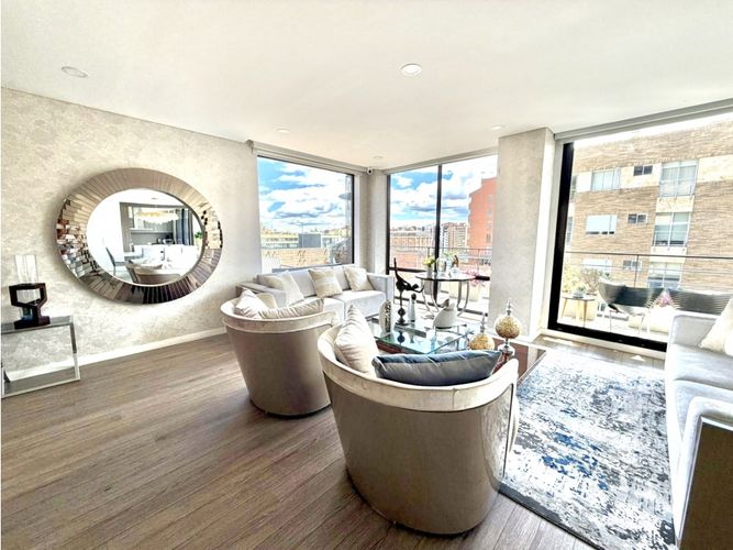 Apartamento de 4 alcobas en venta en Bella Suiza, Bogotá, 315 m² · foto 2 de 14