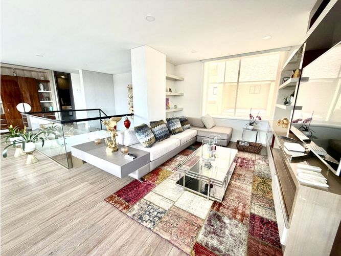 Apartamento de 4 alcobas en venta en Bella Suiza, Bogotá, 315 m² · foto 3 de 14