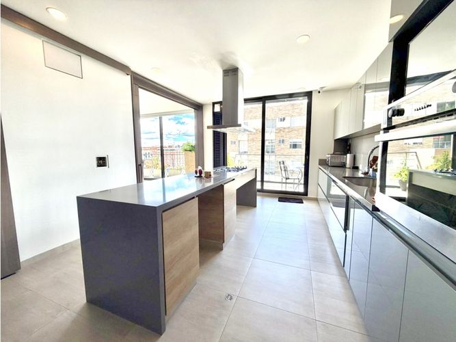 Apartamento de 4 alcobas en venta en Bella Suiza, Bogotá, 315 m² · foto 9 de 14