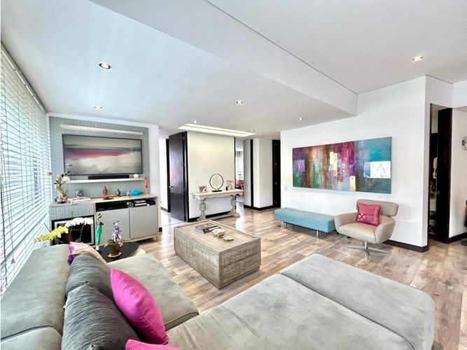 Apartamento de 3 alcobas en venta en Santa Paula, Bogotá, 157 m² · foto 6 de 19