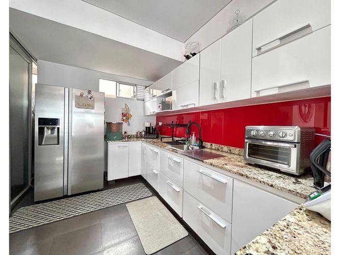 Apartamento de 3 alcobas en venta en Santa Paula, Bogotá, 157 m² · foto 9 de 19