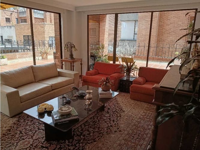 Apartamento de 3 alcobas en venta en San Patricio, Bogotá, 230 m² · foto 2 de 21