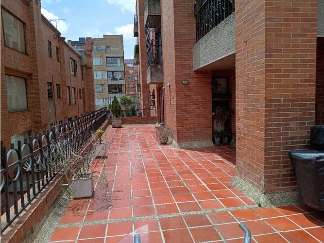 Apartamento de 3 alcobas en venta en San Patricio, Bogotá, 230 m² · foto 7 de 21