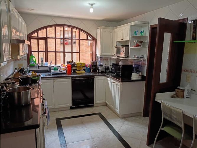 Apartamento de 3 alcobas en venta en San Patricio, Bogotá, 230 m² · foto 19 de 21
