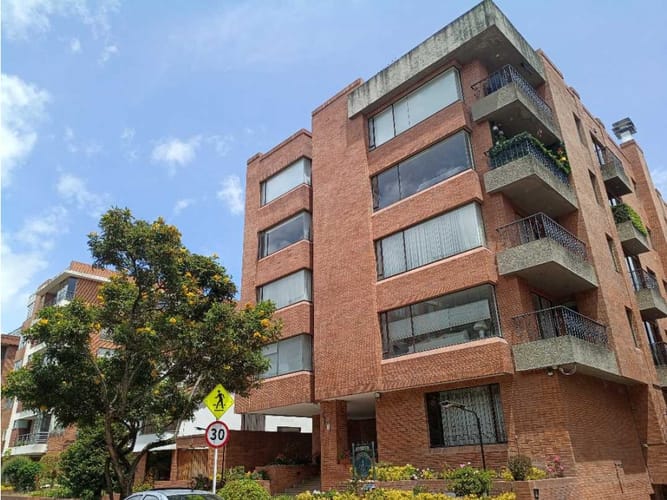 Apartamento de 3 alcobas en venta en San Patricio, Bogotá, 230 m² · foto 20 de 21