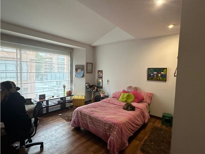 Apartamento de 3 alcobas en venta en Chicó Navarra, Bogotá, 169 m² · foto 3 de 8