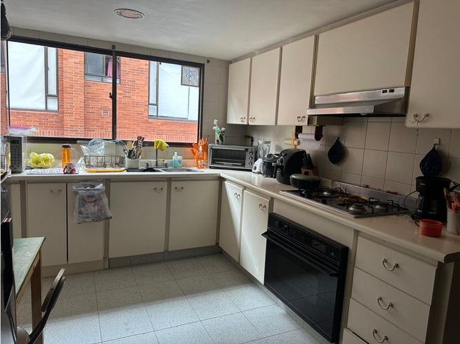 Apartamento de 3 alcobas en venta en Chicó Navarra, Bogotá, 169 m² · foto 5 de 8