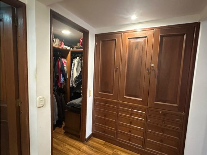 Apartamento de 3 alcobas en venta en Chicó Navarra, Bogotá, 169 m² · foto 6 de 8