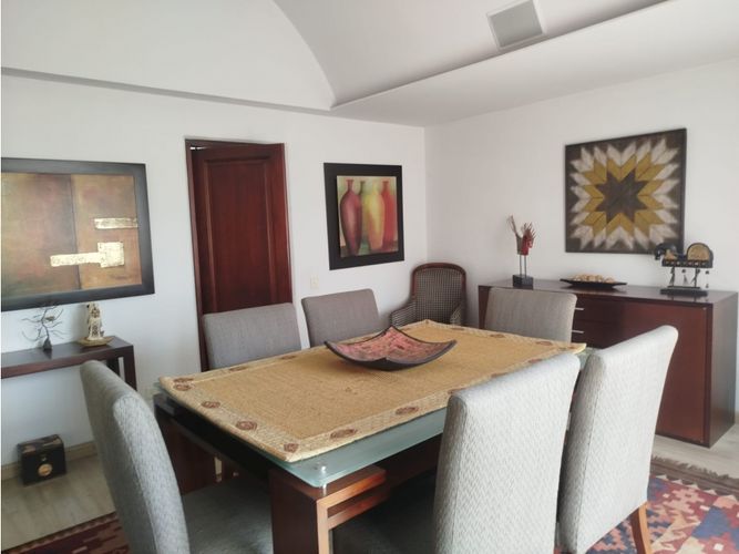Apartamento de 3 alcobas en venta en Santa Barbara, Bogotá, 289 m² · foto 2 de 24