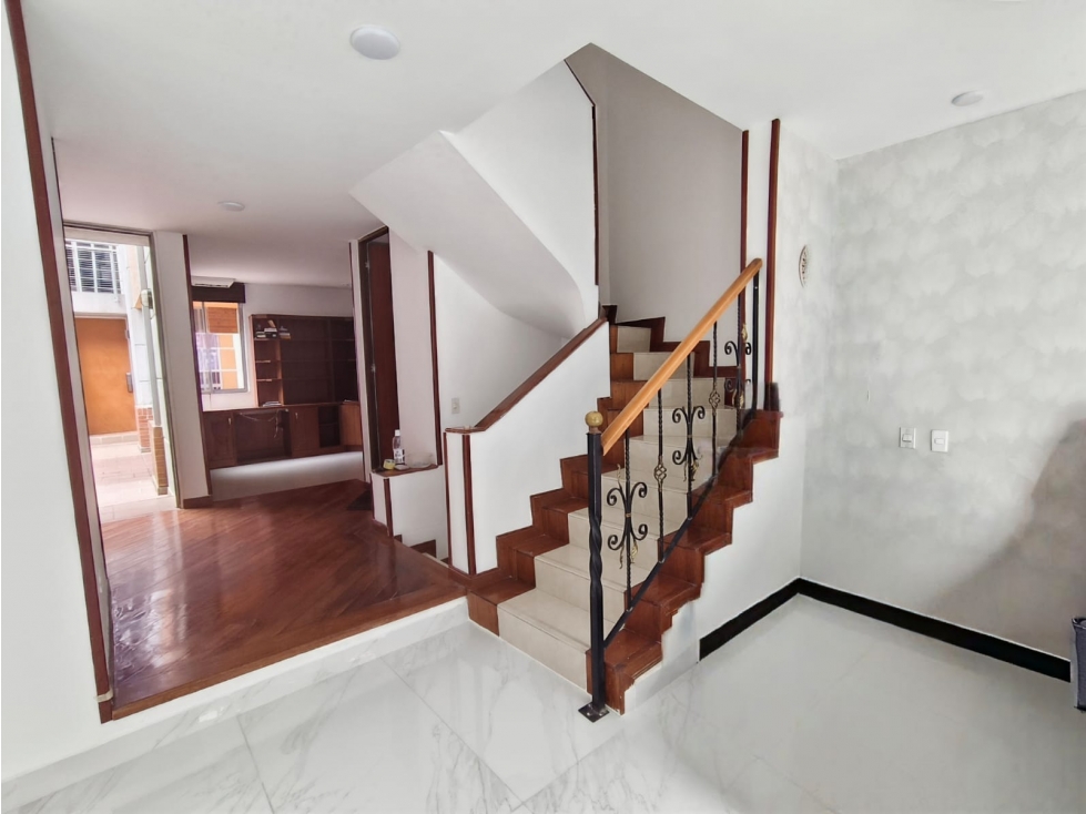Casa en venta en Colina Campestre, Bogotá · foto 4 de 24