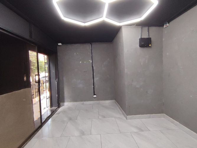 Local en arriendo en La Castellana, Medellín, 40 m² · foto 9 de 11