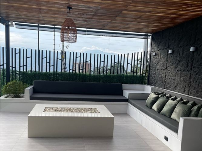 Casa de 4 alcobas en venta en Loma El Atravesado, Envigado, 331 m² · foto 9 de 14