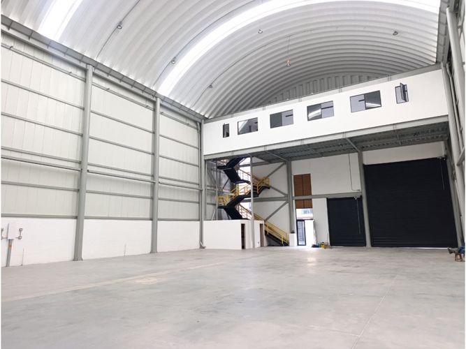 Bodega en arriendo en Actividad Multiple, Copacabana, 820 m² · foto 2 de 7