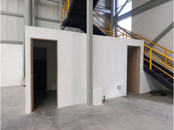 Bodega en arriendo en Actividad Multiple, Copacabana, 820 m² · foto 6 de 7