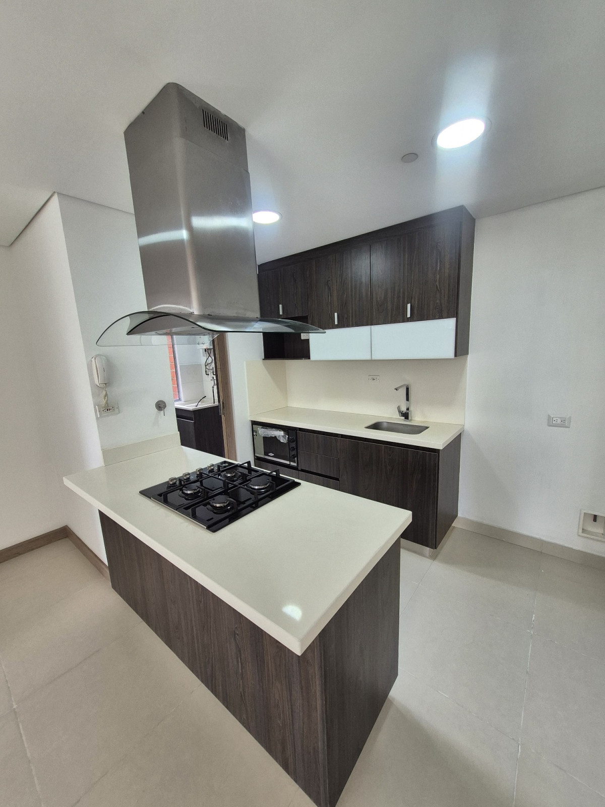Apartamento en arriendo en Loma Del Esmeraldal, Envigado · foto 2 de 13