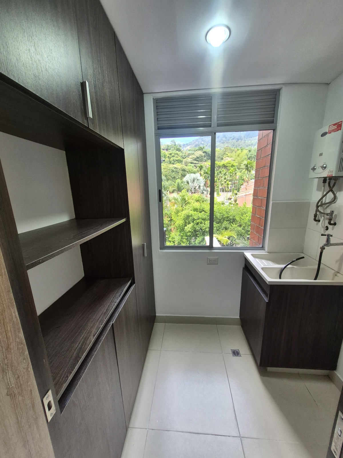 Apartamento en arriendo en Loma Del Esmeraldal, Envigado · foto 3 de 13