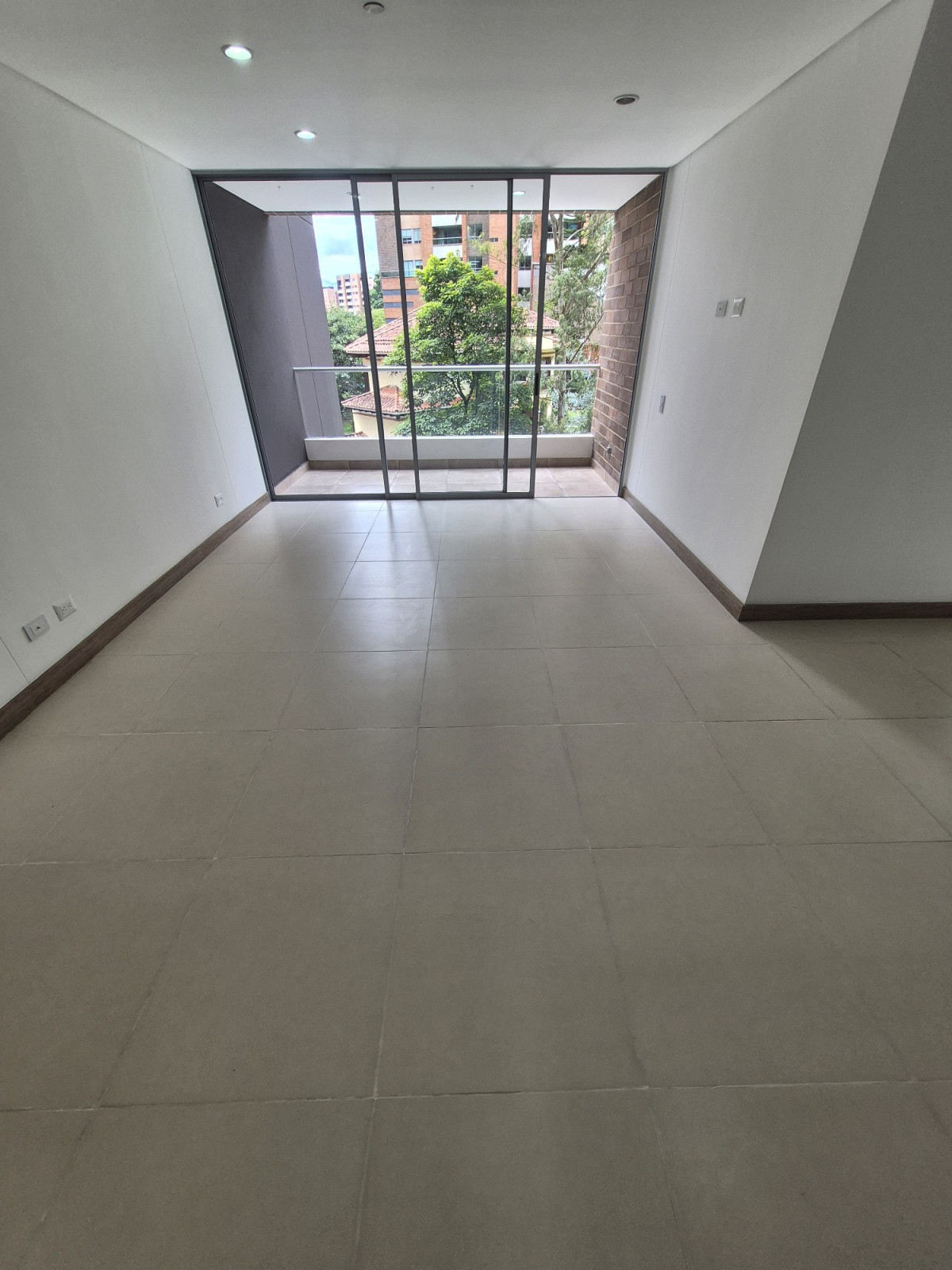 Apartamento en arriendo en Loma Del Esmeraldal, Envigado · foto 5 de 13