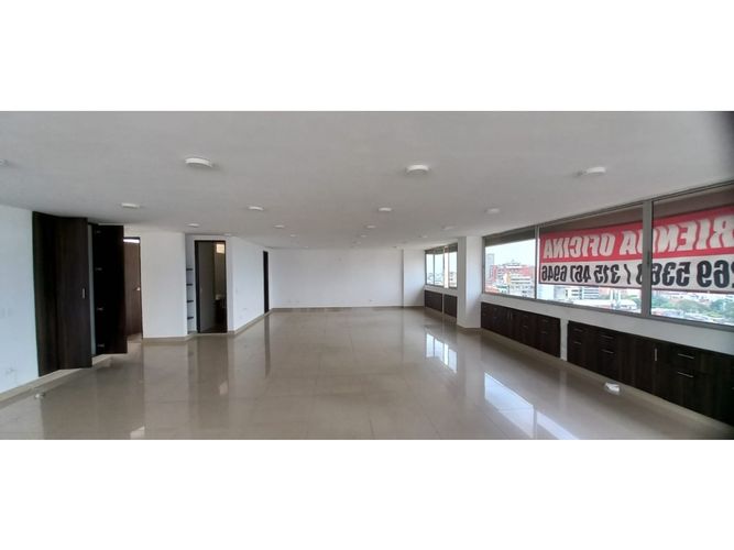 Oficina en arriendo en Granada, Cali, 127 m² · foto 3 de 8