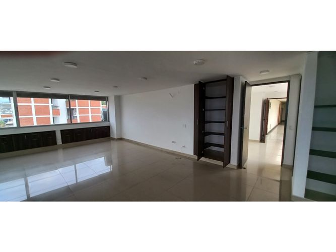 Oficina en arriendo en Granada, Cali, 127 m² · foto 4 de 8