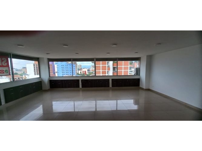 Oficina en arriendo en Granada, Cali, 127 m² · foto 5 de 8