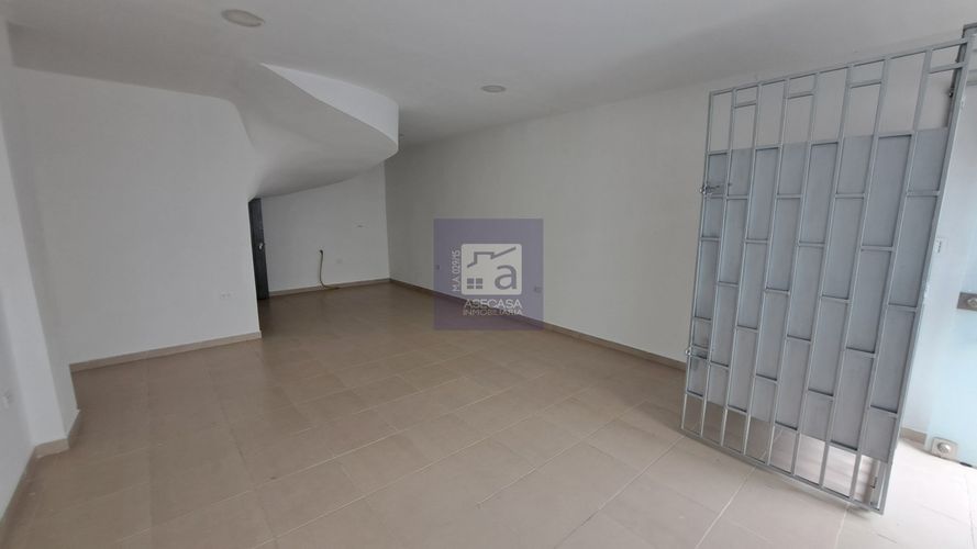 Local en arriendo en Nuevo Sotomayor, Bucaramanga, 43 m² · foto 2 de 7