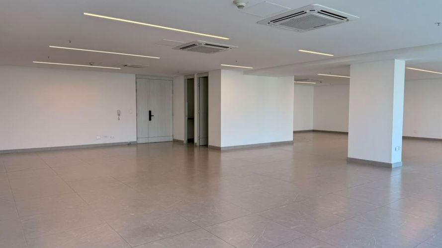 Oficina en arriendo en El Poblado, Barranquilla, 166 m² · foto 2 de 12