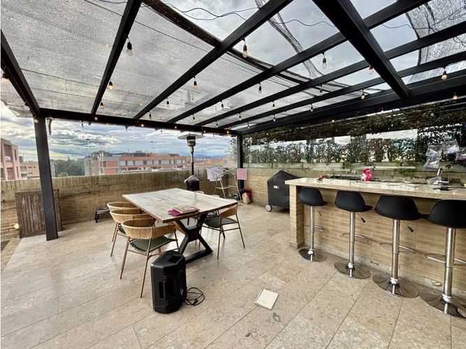 Apartamento de 4 alcobas en venta en Santa Paula, Bogotá, 300 m² · foto 3 de 24